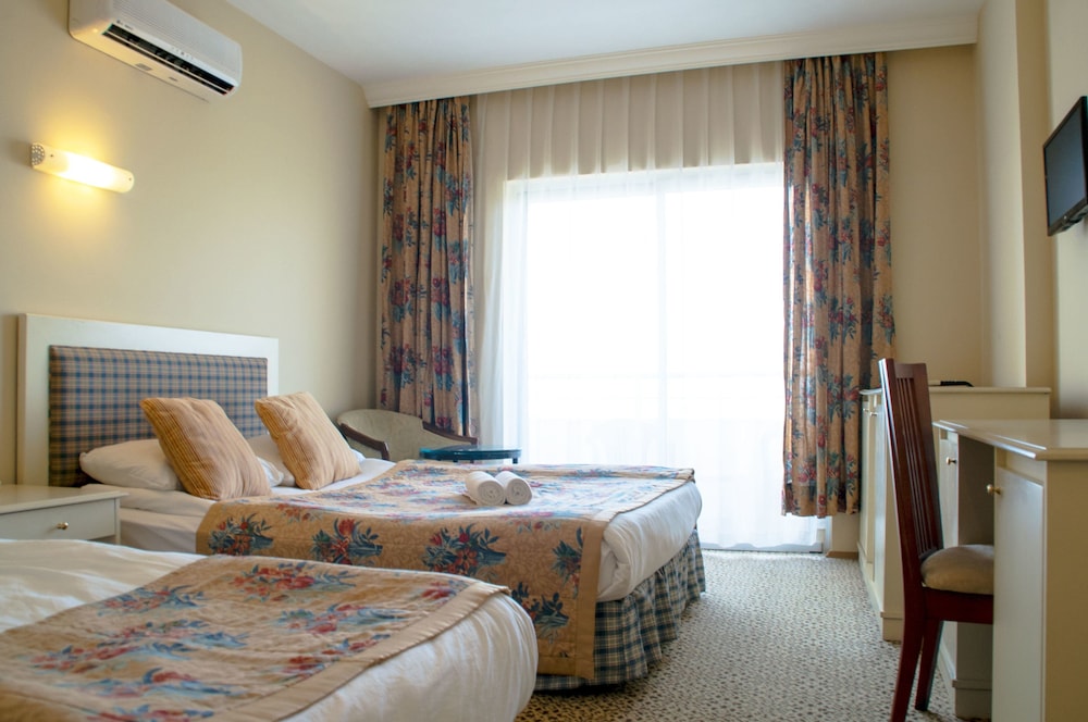 ROOM, SINGLE