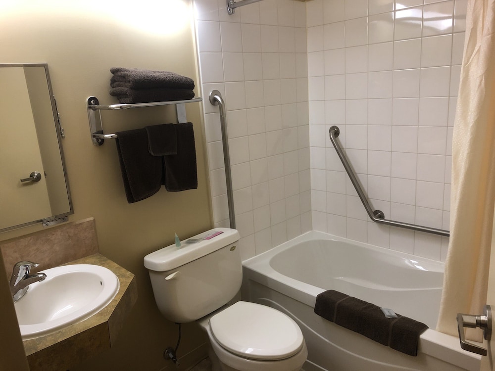 Travel Inn Suites Innisfail 45/46