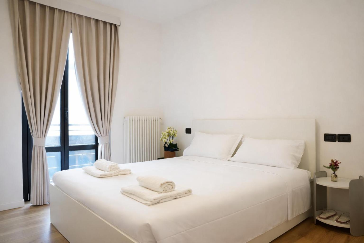 Sunshine HOTEL 8/50