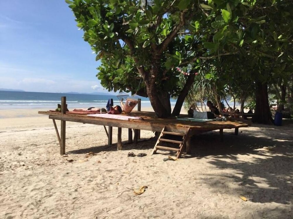 Phayam Coconut Beach Resort 38/50