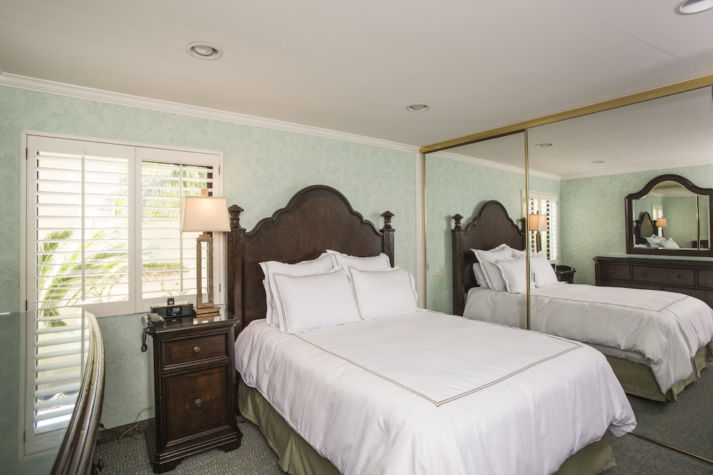 Franciscan Inn & Suites 7/40