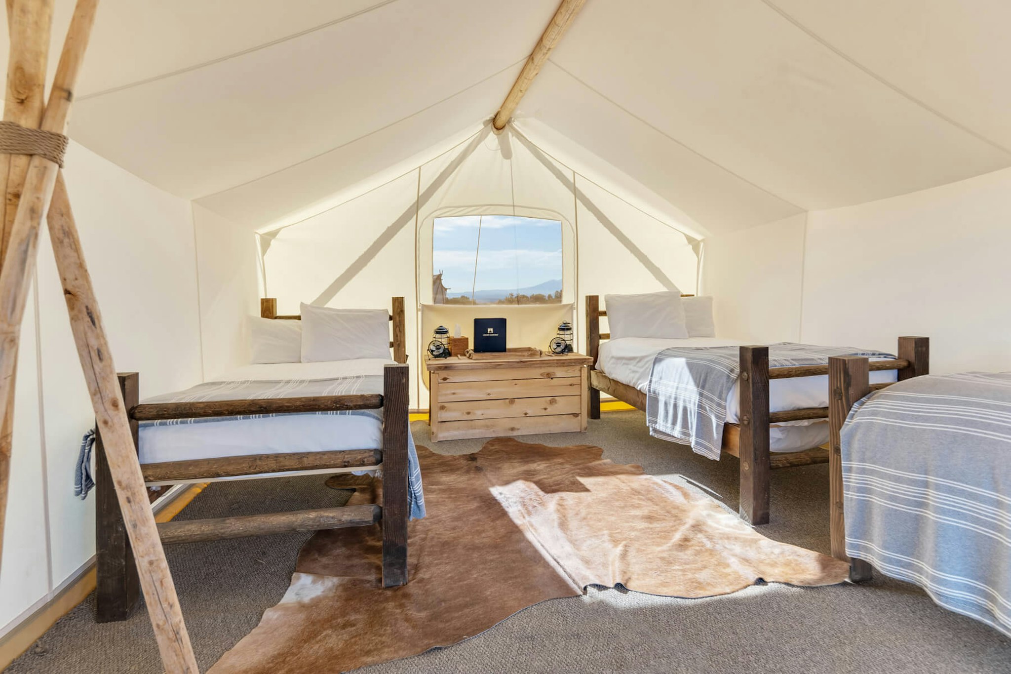 Safari, Tent, 3 Beds، Grand Canyon Under Canvas 2/3