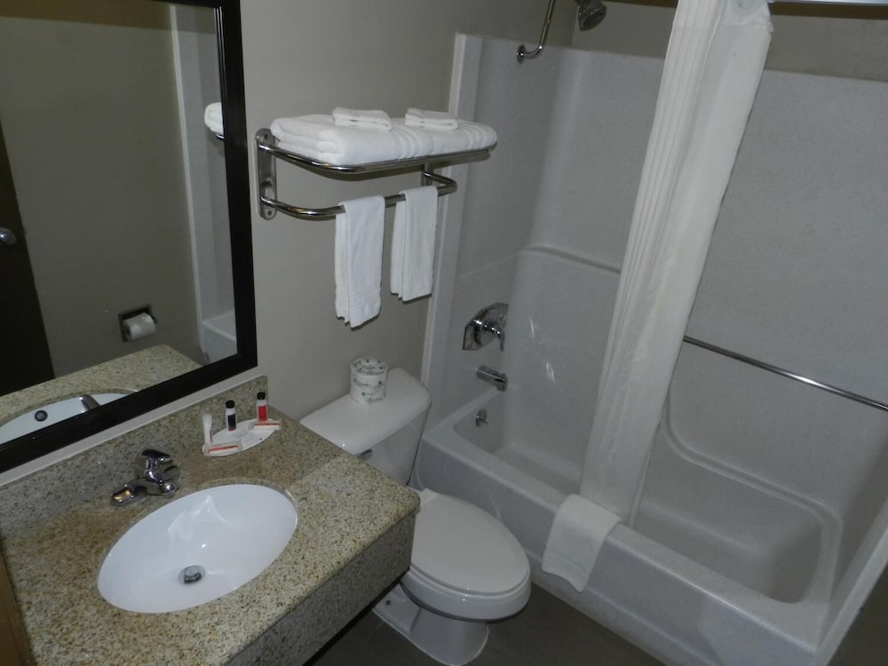 Super 8 By Wyndham Fremont Ne 14/33