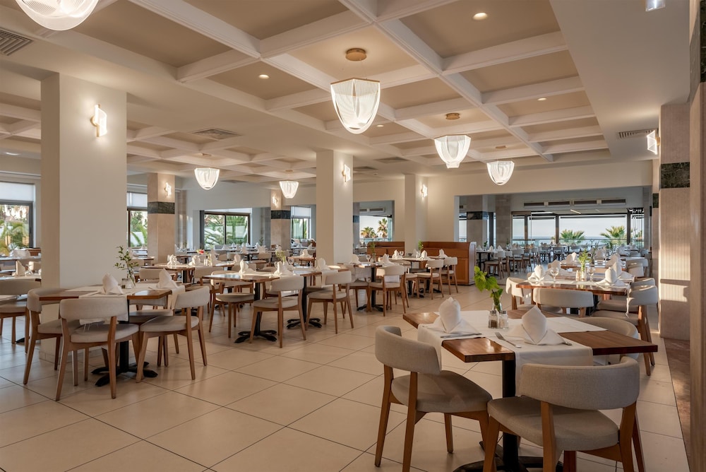 Annabelle Beach Resort 70/87
