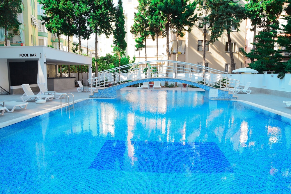 Ramira Joy Hotel 34/40