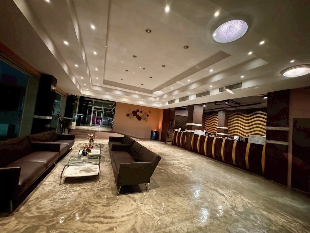 CROWN PATTAYA BEACH HOTEL 41/58