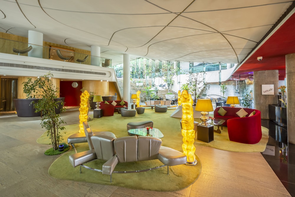 Vivanta Bengaluru Whitefield 52/82