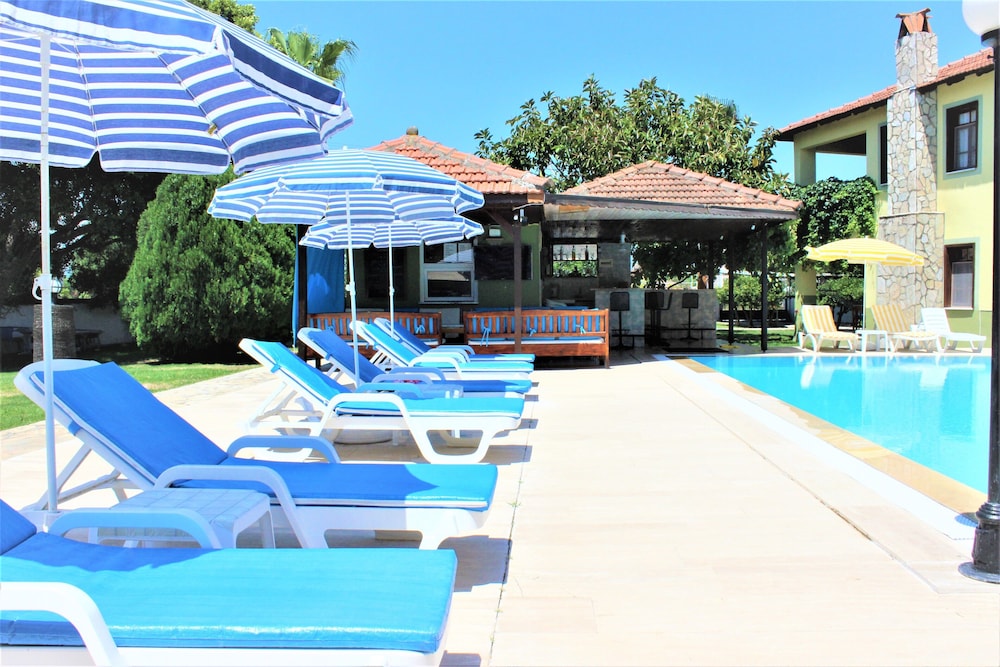 Adilan Villas and Apartments 30/50
