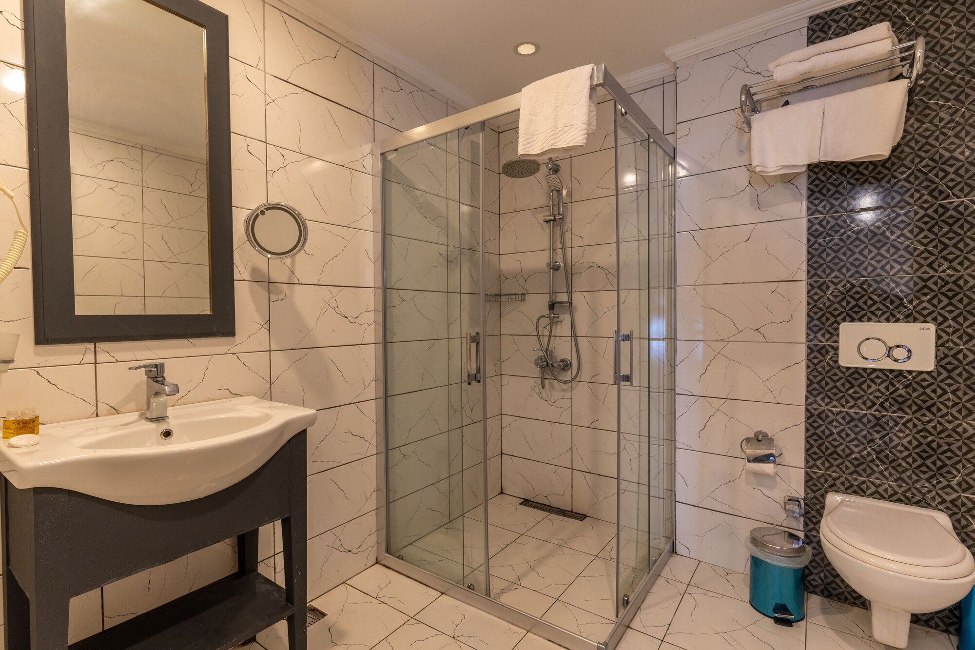 غرفة عائلية بسرير مزدوج مع أريكة، AKKAN LUXURY HOTEL 7/8