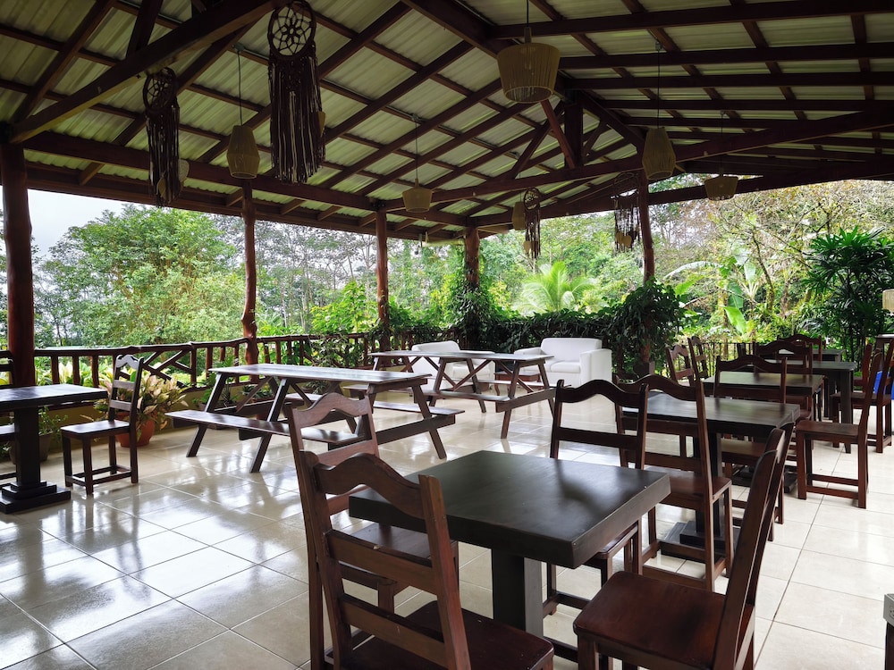 Brisas Arenal Hotel 52/71