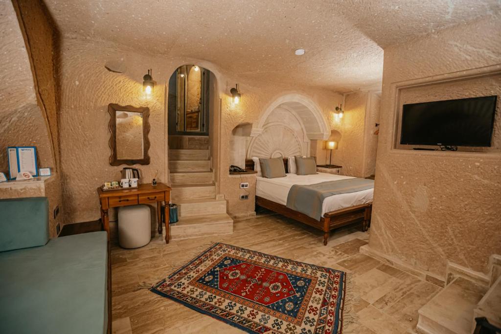 جناح جونيور، Misty Cave Hotel 2/8