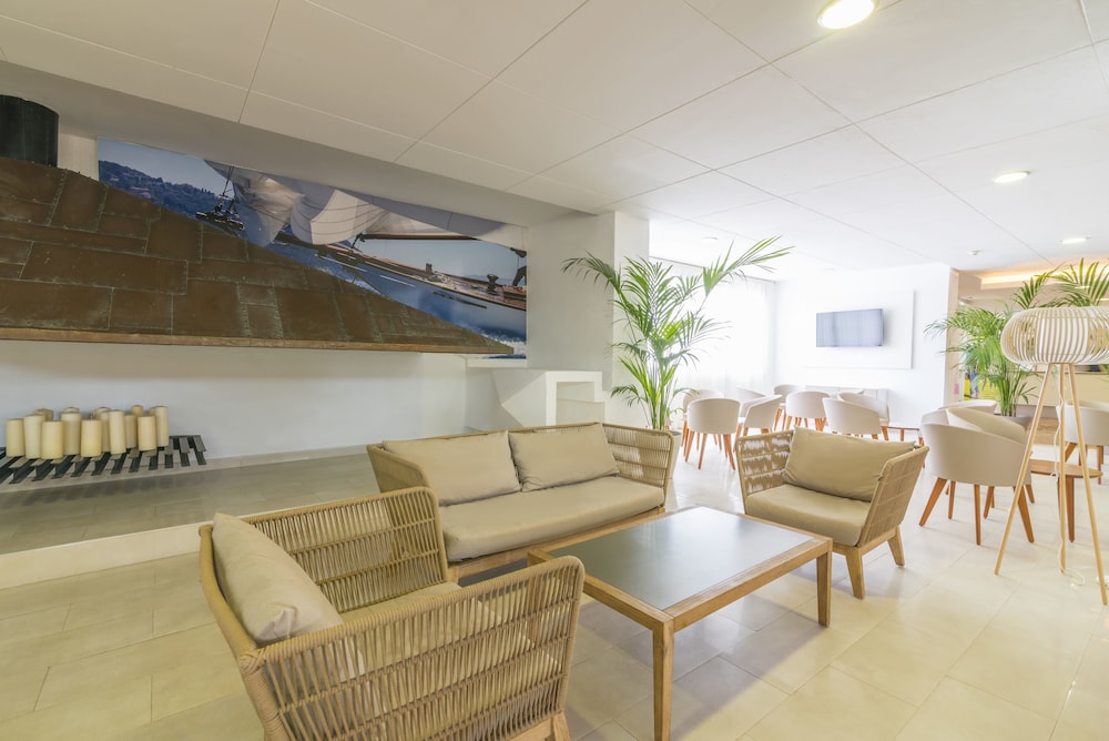 Azuline Hotel Bergantin 25/43