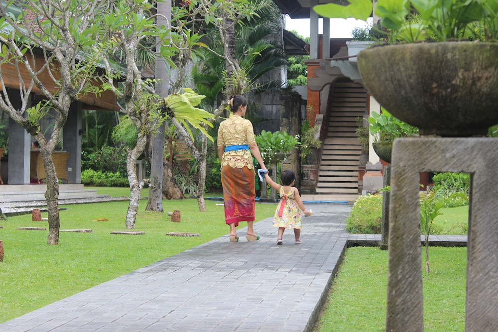 The Cakra Hotel 32/42