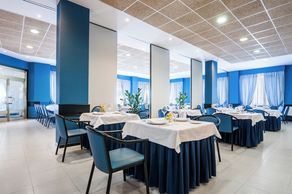 Hotel Ciudad de Alcaniz 37/50