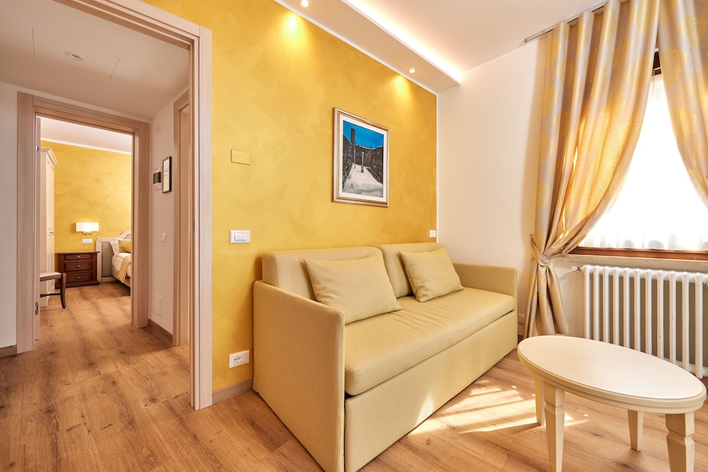 Boutique Hotel Brenzone 49/78