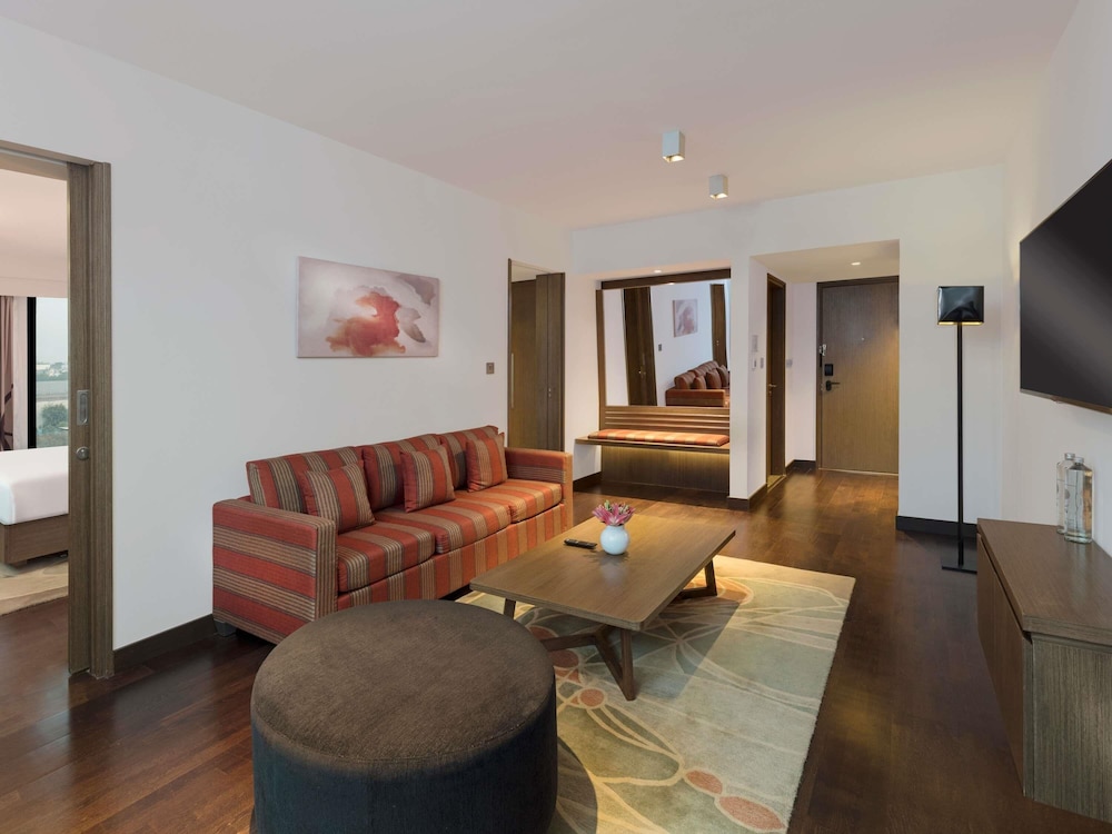 Novotel New Delhi Aerocity 44/64