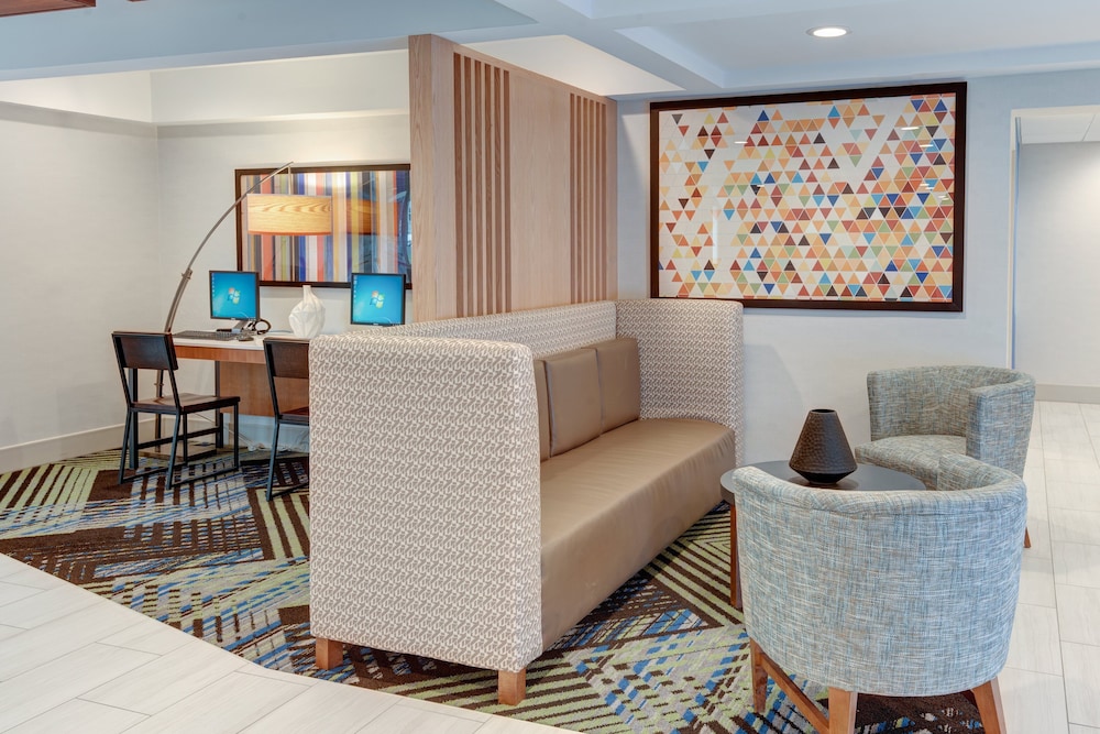 Holiday Inn Express & Suites West Long Branch - Eatontown 57/74