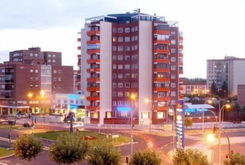 HOTEL V. CIUDAD 2/24