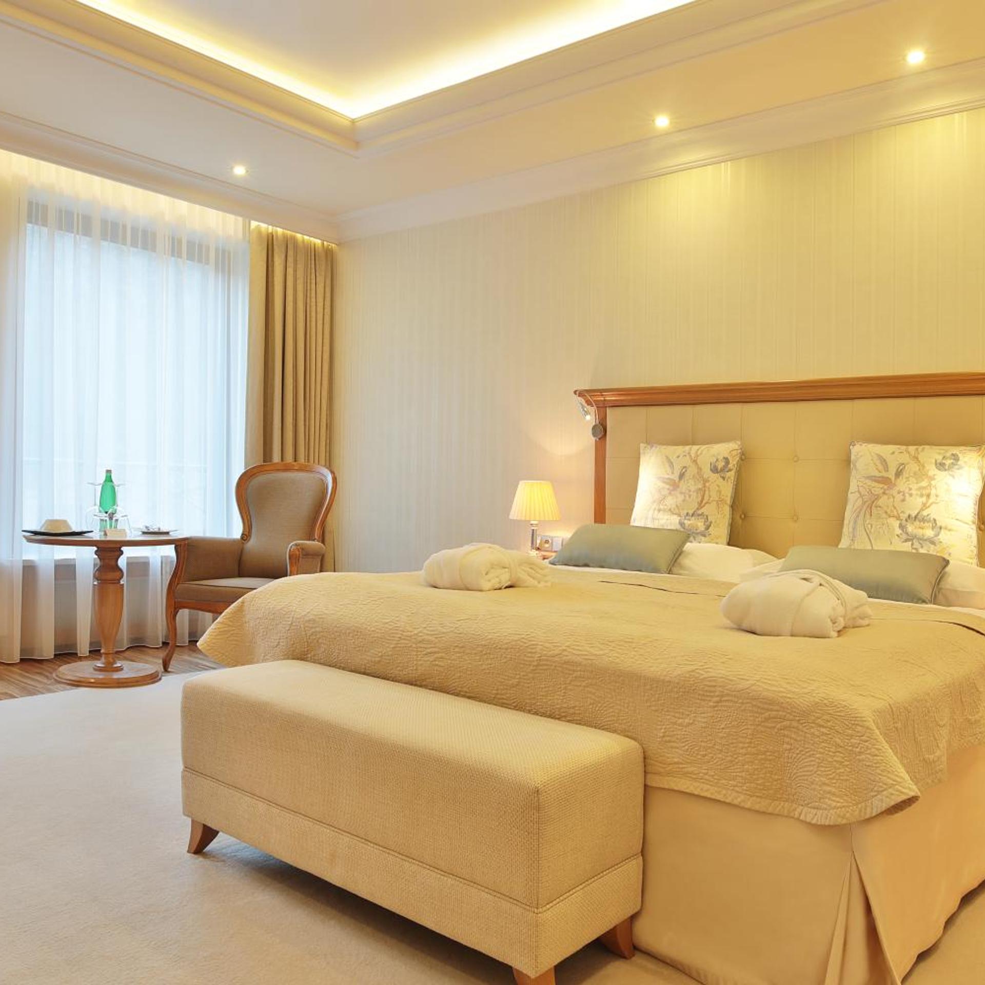 SUPERIOR, DOUBLE BED