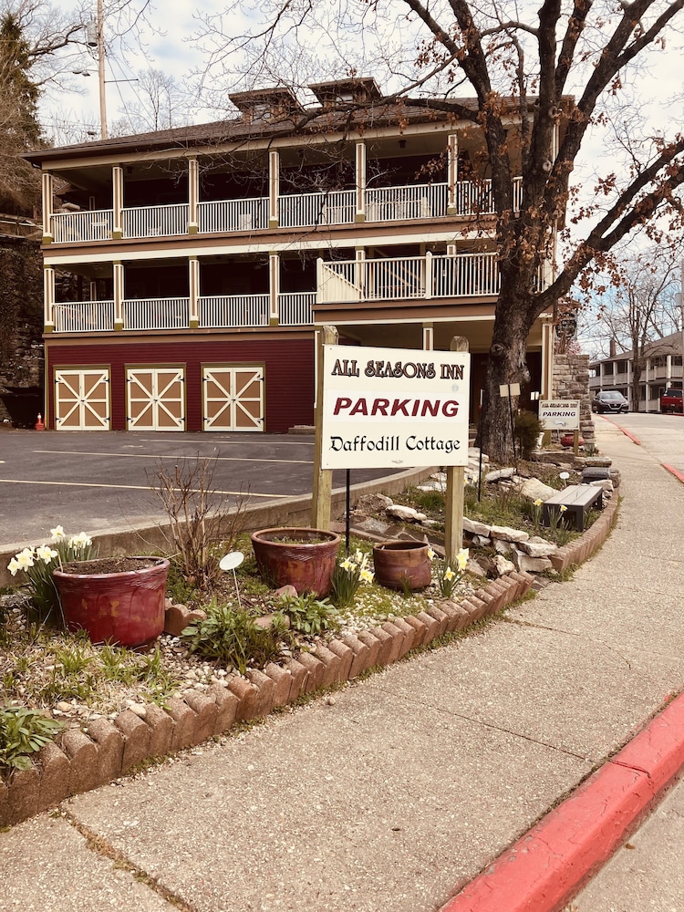 All Seasons Inn Eureka Springs 4/50