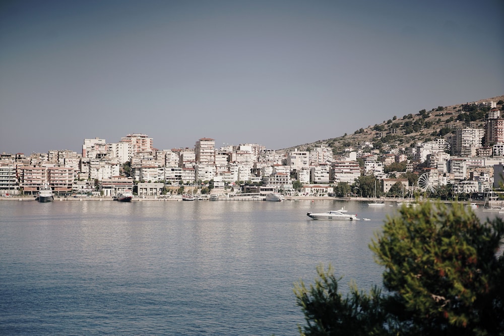 JAROAL HOTEL 56/64