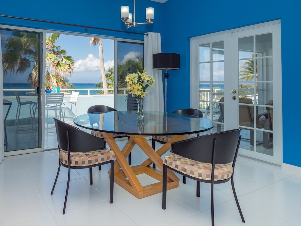Grandview Condominiums 60/79
