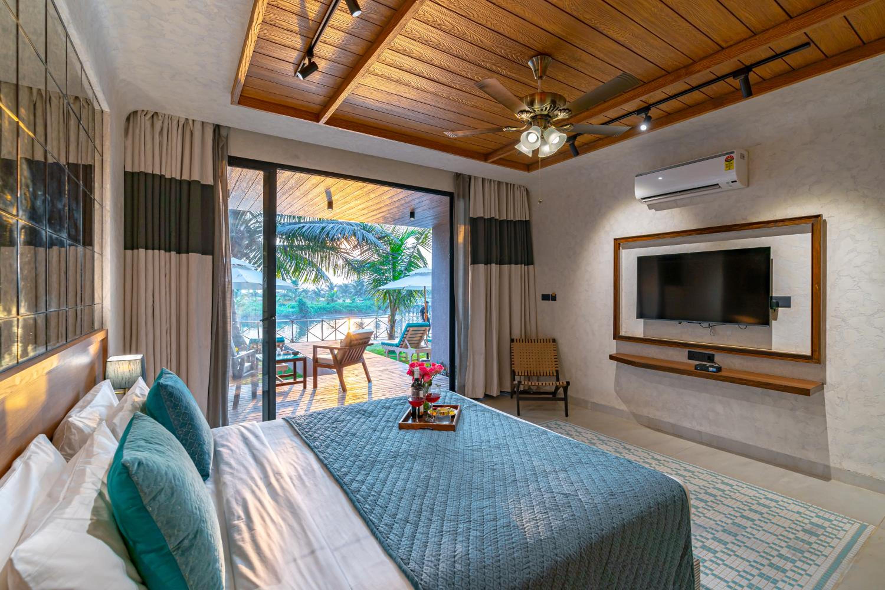 Platinum, River View