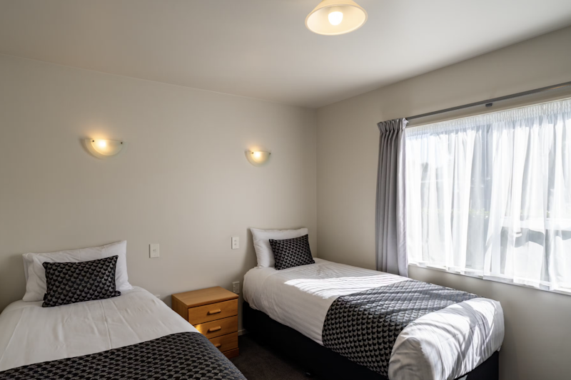 Gables Motor Lodge 14/50