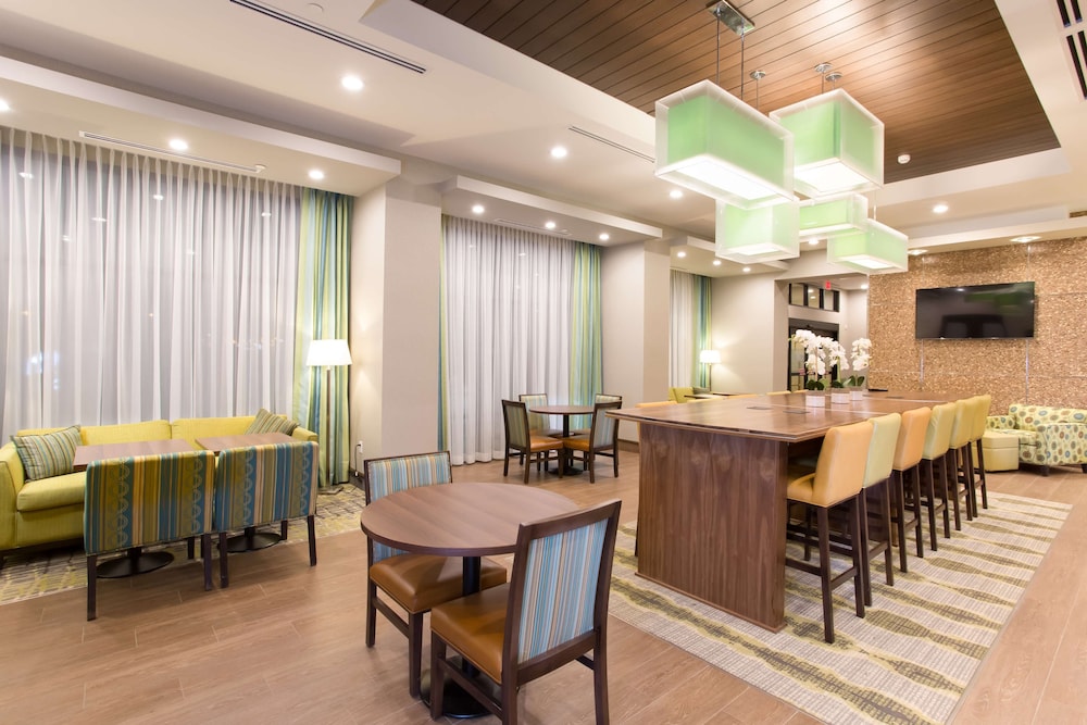 Hampton Inn By Hilton Lloydminster 39/49