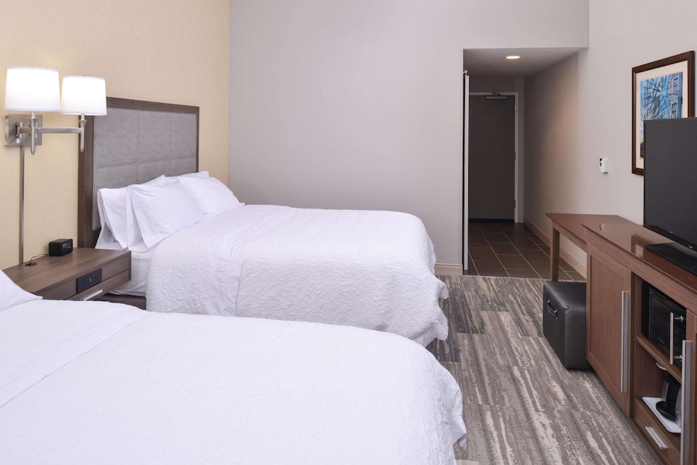 Hampton Inn & Suites Cincinnati-Mason 12/31