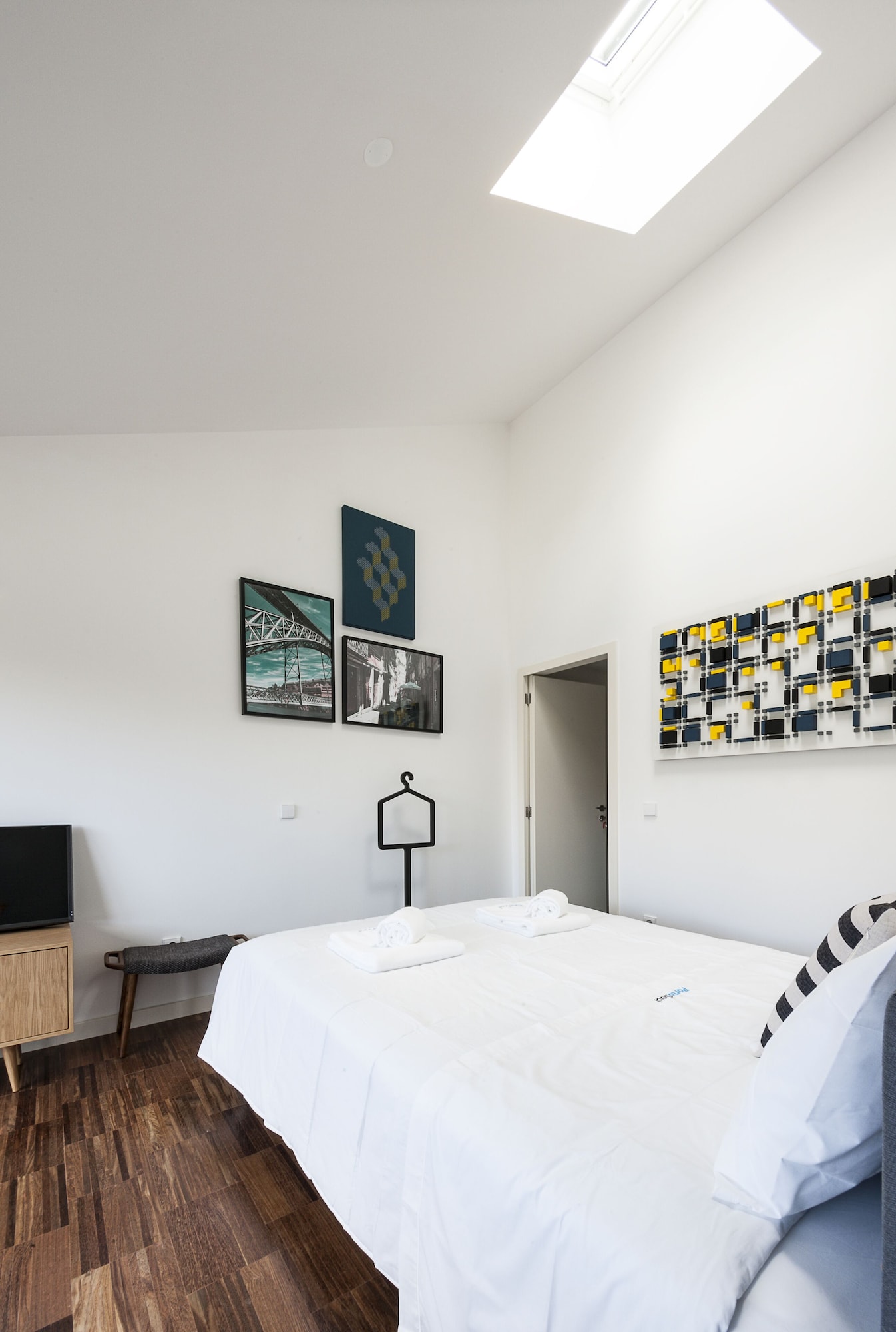 APARTMENT, QUEEN BED