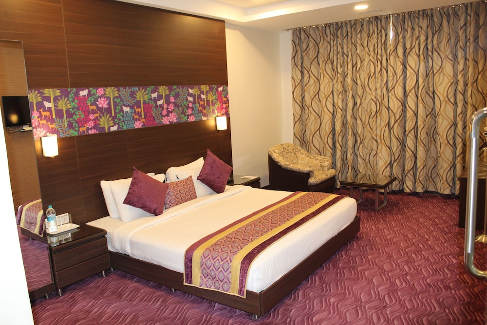 Brilliant Hotel & Convention Center 17/49