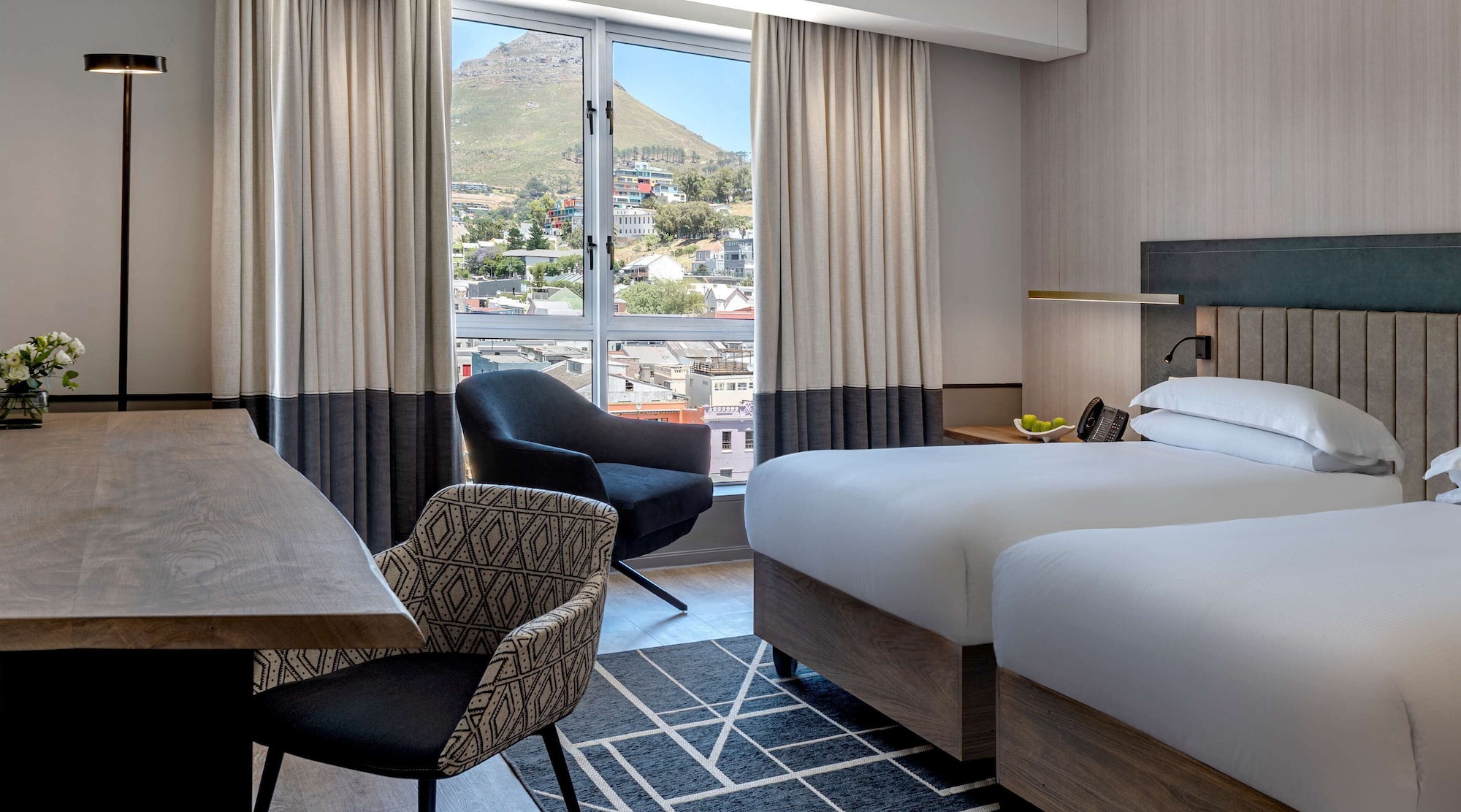 Room, Twin Beds, Mountain View, Hyatt Regency Cape Town 2/7