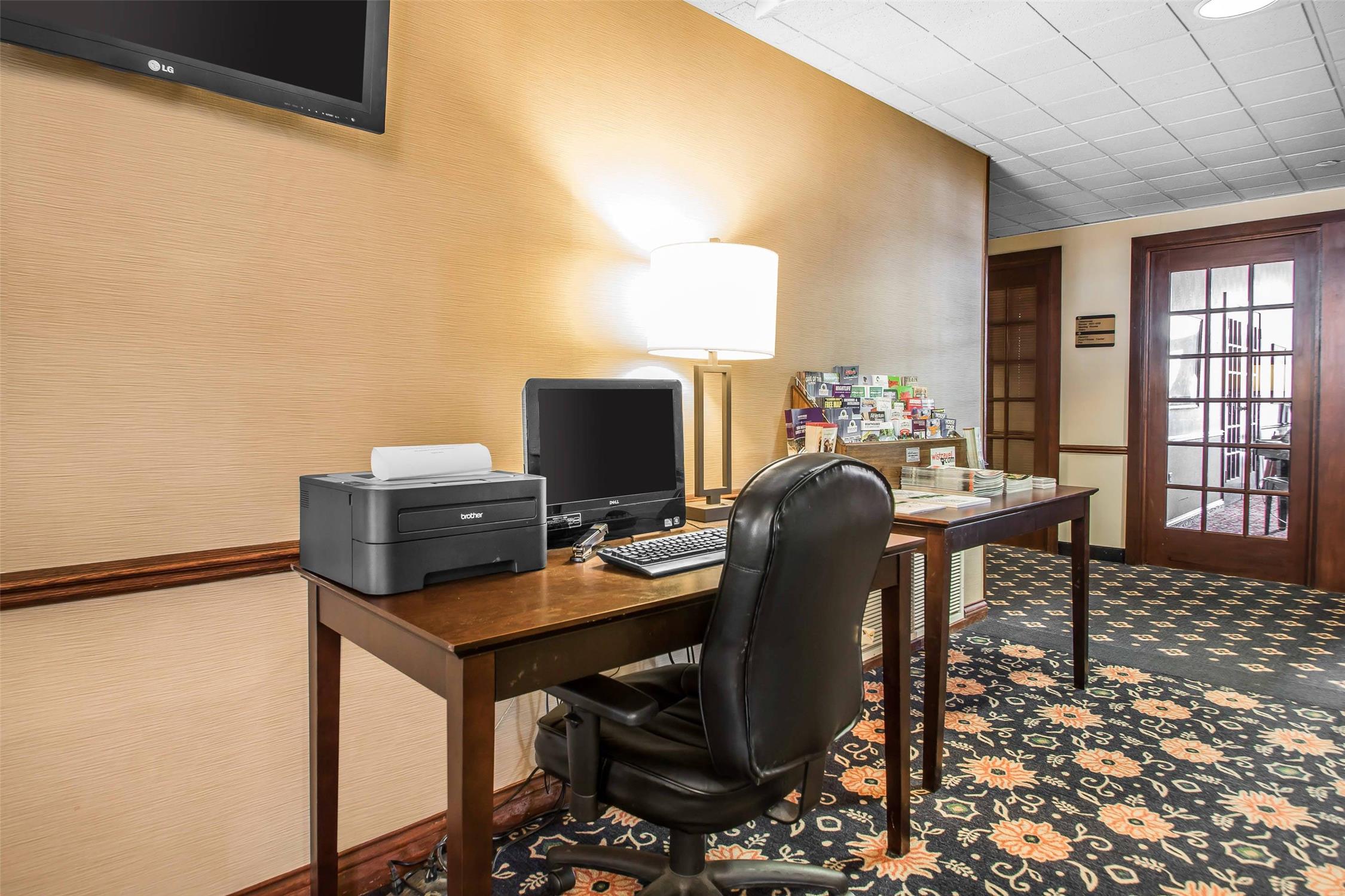 Comfort Suites Madison West - Middleton 35/38