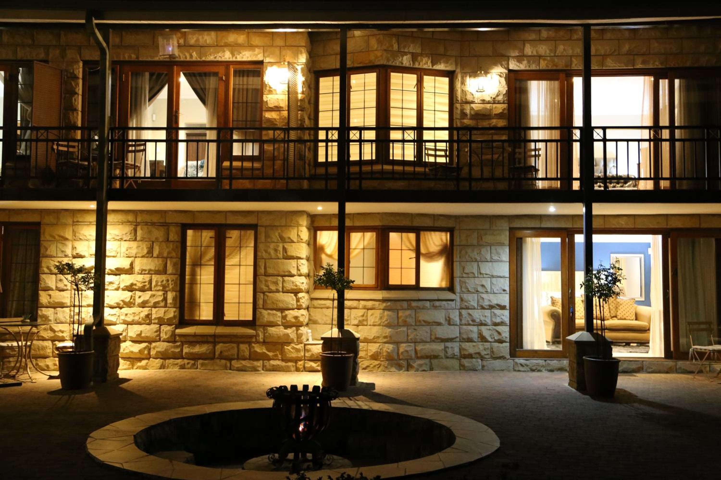 Mt Horeb Manor 5/55