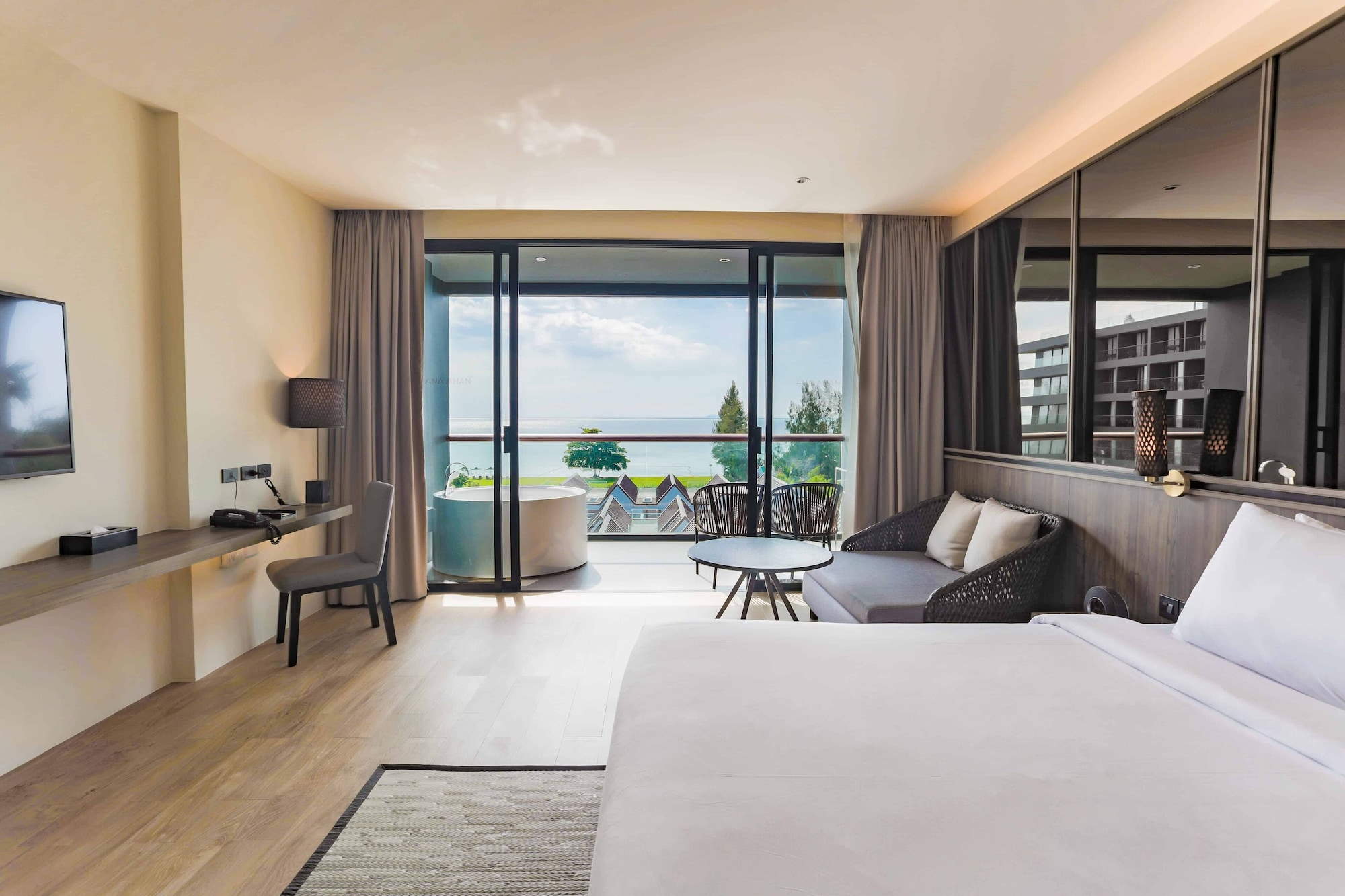 SEAVIEW GRAND DELUXE TWIN