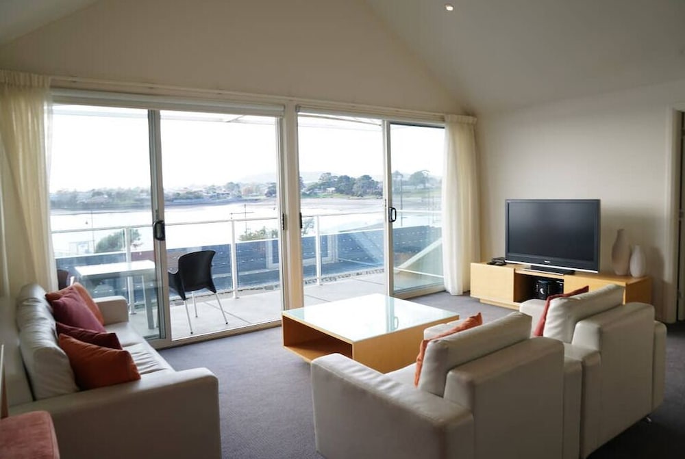 York Cove Hotel 29/59