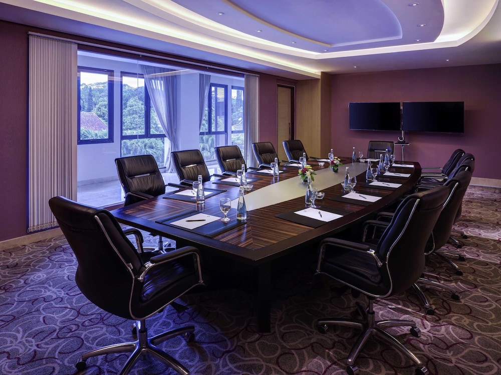 Grand Mercure Bandung Setiabudi 60/71