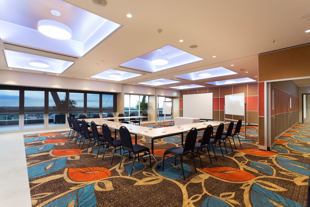 CALAMVALE HOTEL SUITES AND CONFERENCE CENTRE 36/44