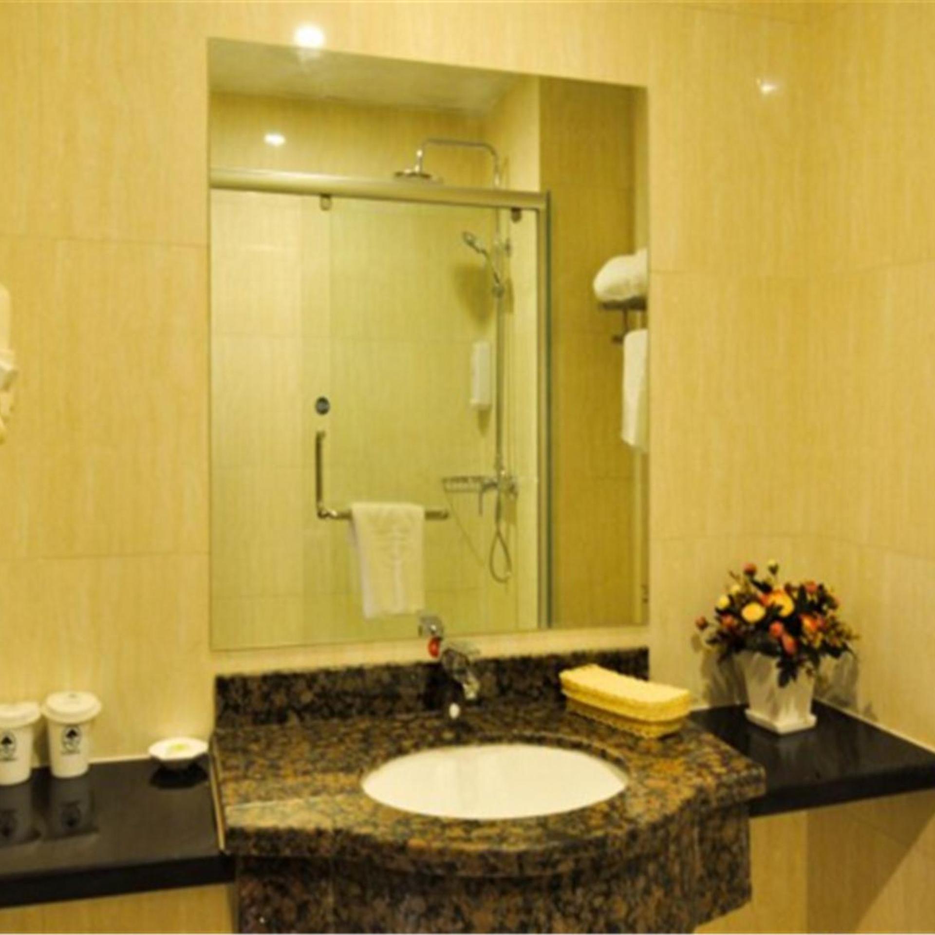 GreenTree Inn Chengde Railway Station Southeast Chengde Century City Business Hotel 48/60