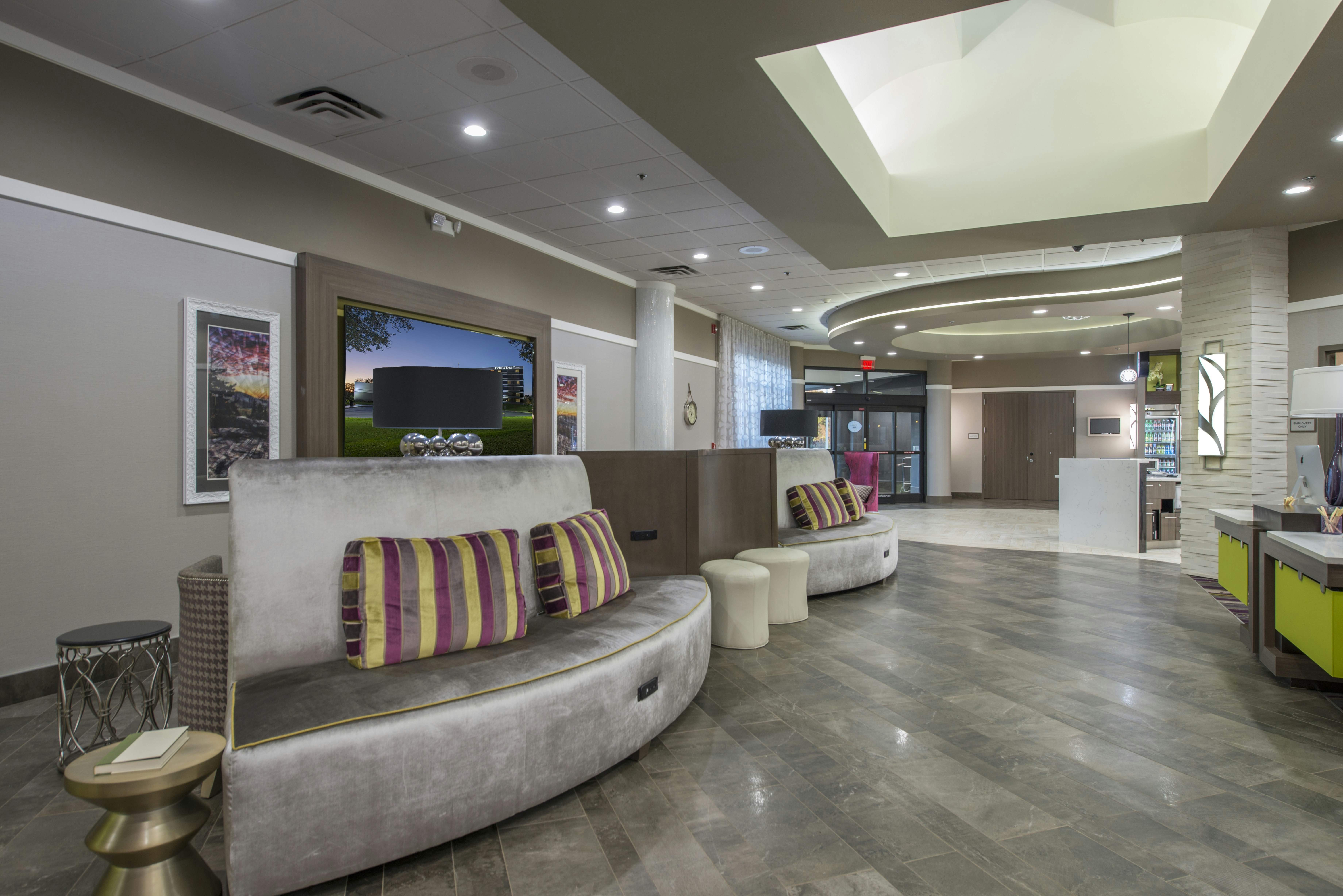 Doubletree By Hilton Hotel Winston Salem - University 36/55
