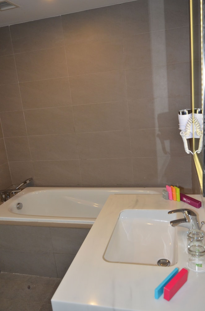 Ibis Styles Jakarta Airport 59/61