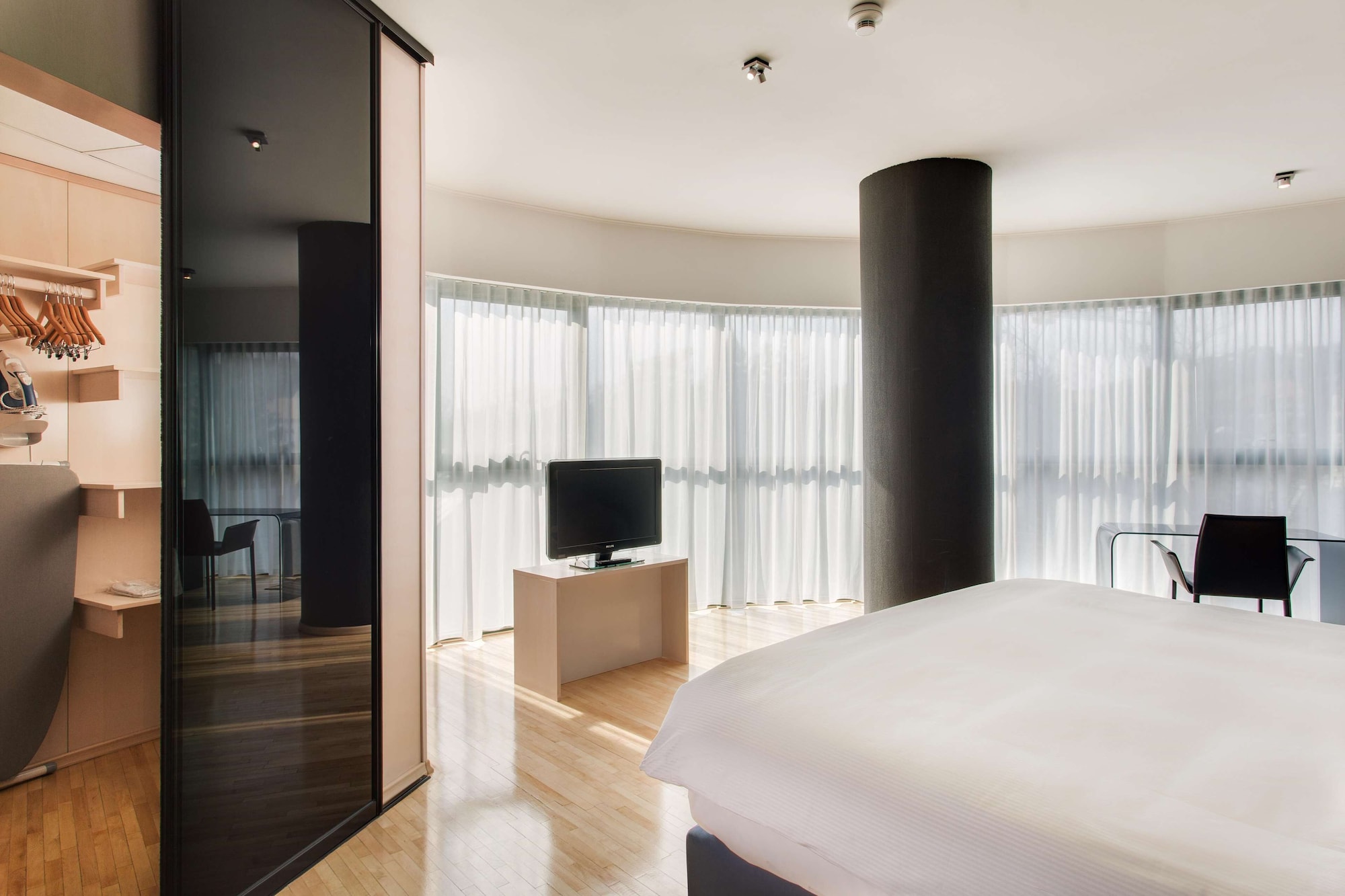 Valley, Suite, King Bed
