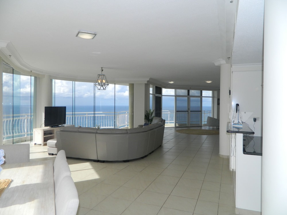 2ND AVENUE BEACHSIDE APARTMENTS 8/73