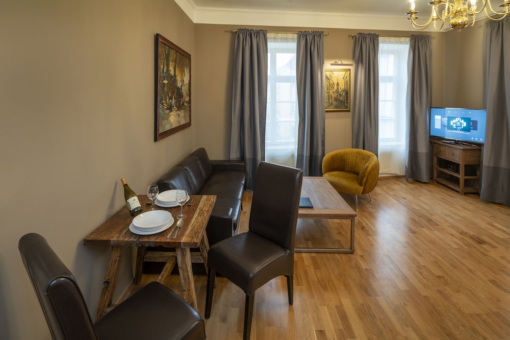Old Town Aparthotel Michalska 42/75