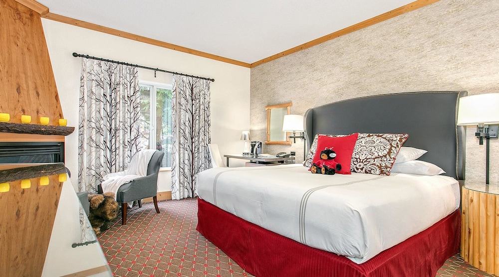 SUITE, KING BED, CITY VIEW