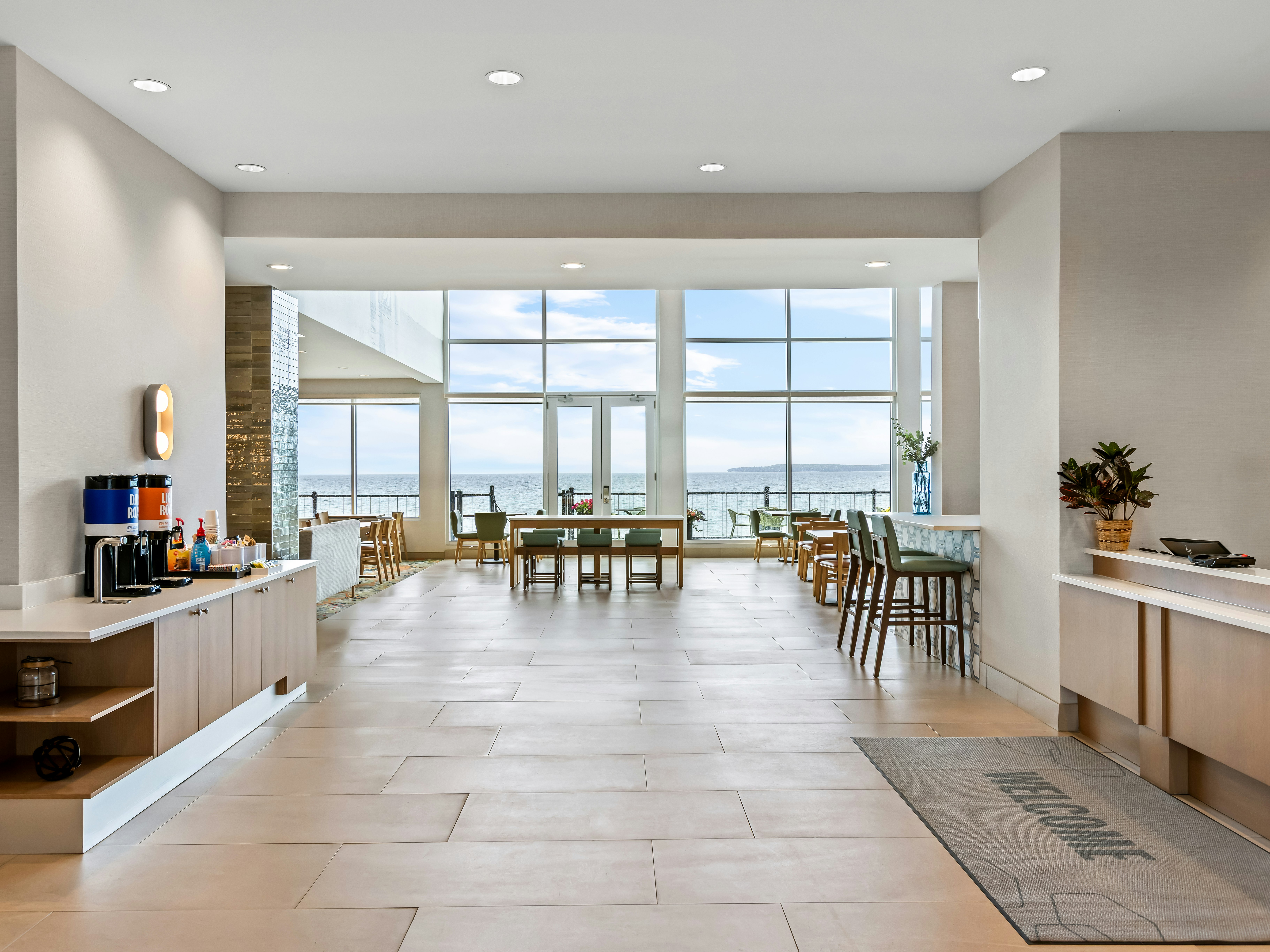 Hampton Inn St Ignace Lakefront Mackinac 30/53