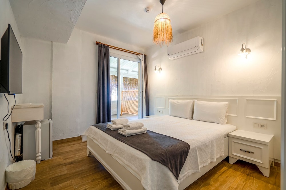Alacati Londia Hotel 7/27