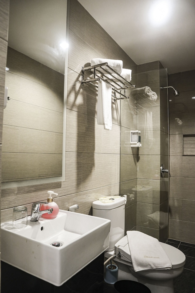 Hana Hotel 35/50