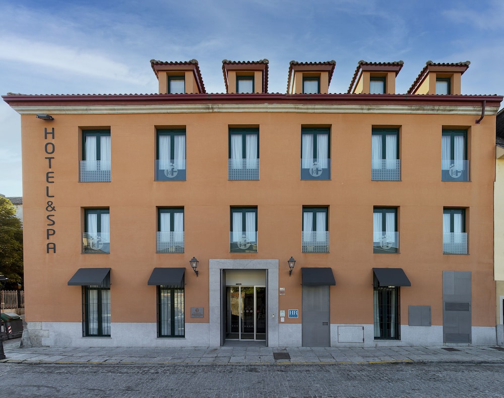 Hotel AR Isabel de Farnesio 1/47